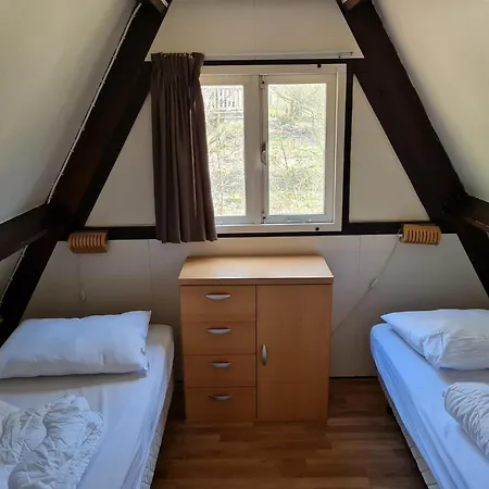 Charming In Durby With Patio *