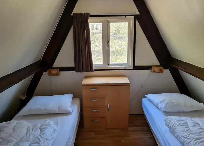 Charming In Durby With Patio *