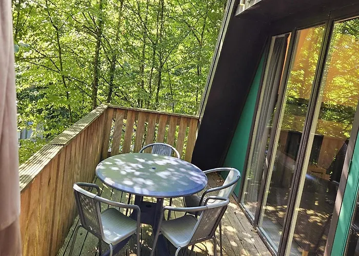 Charming In Durby With Patio *