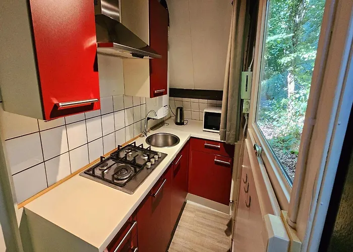 Charming In Durby With Patio *