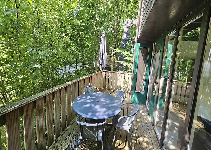 Charming In Durby With Patio Дюрбюи