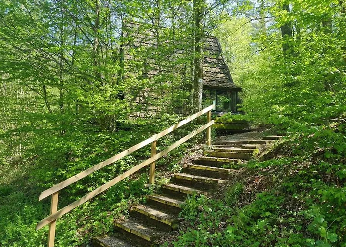 Charming In Durby With Patio *